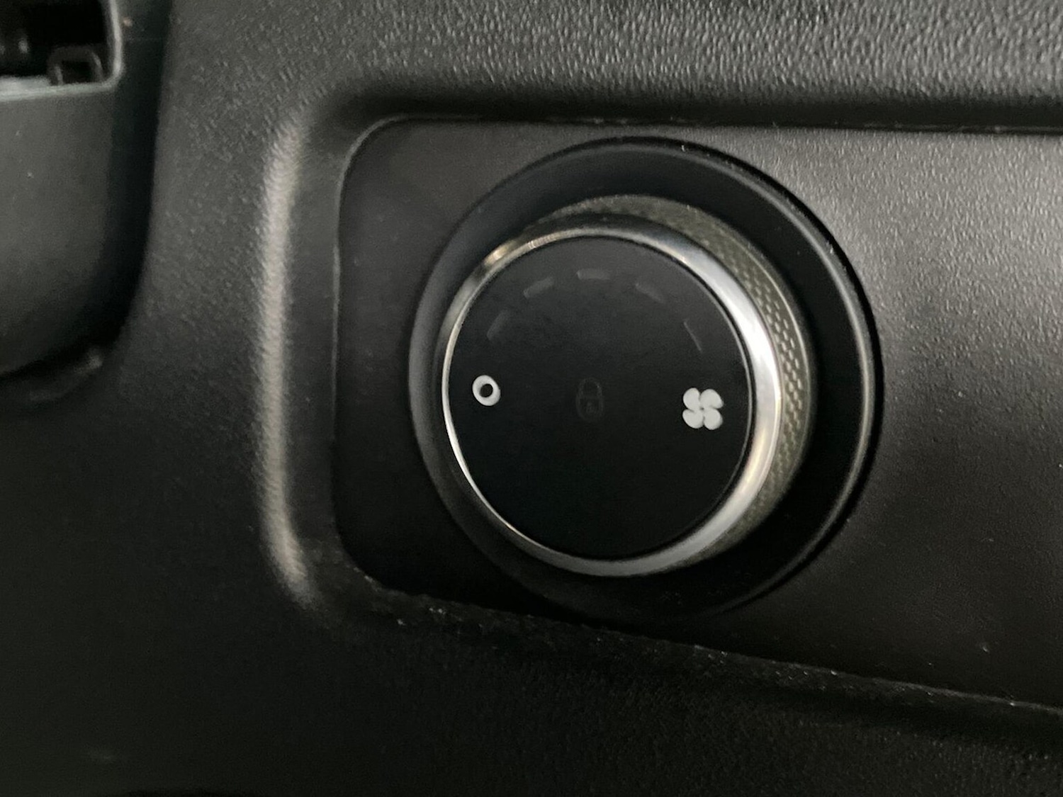 Used Land Rover Discovery Sport 2024 for sale - 76885041: Photo 33