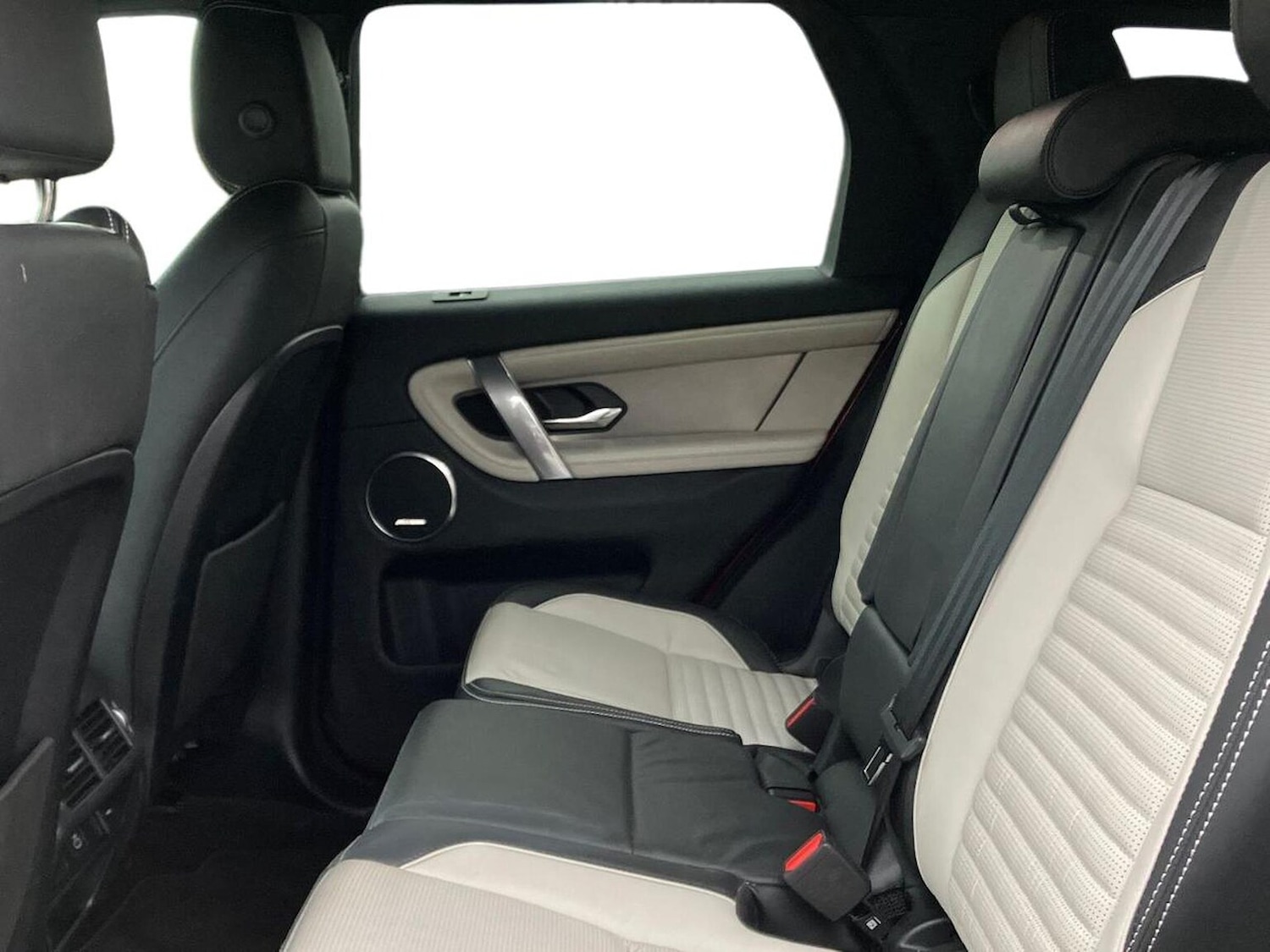 Used Land Rover Discovery Sport 2024 for sale - 76885041: Photo 4