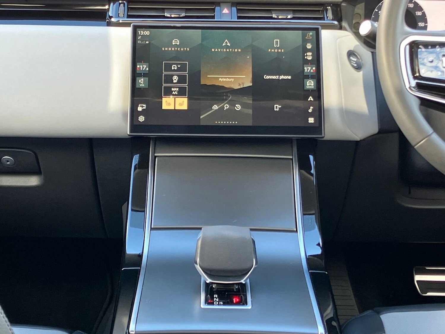 Used Land Rover Range Rover Velar 2024 for sale - 76464678: Photo 14