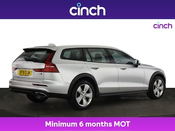 Used Volvo V60 2019 for sale - 75323164: Photo