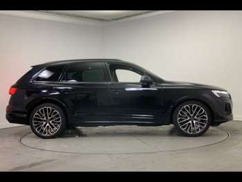 Used Audi Q7 2024 for sale - 74060170: Photo