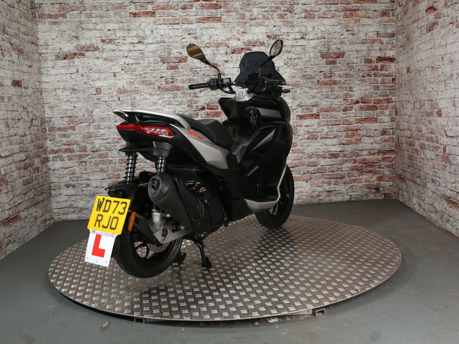 Aprilia SR