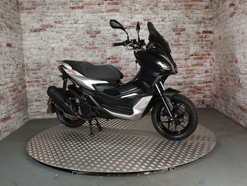 Used Aprilia SR 2024 for sale - bike-77750041: Photo