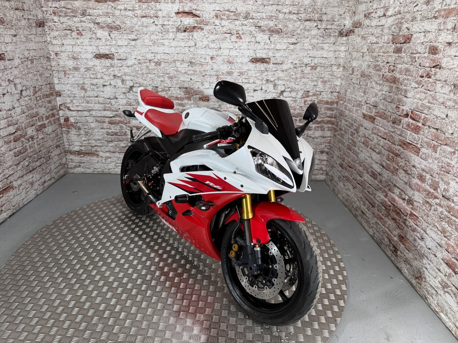 Yamaha R6