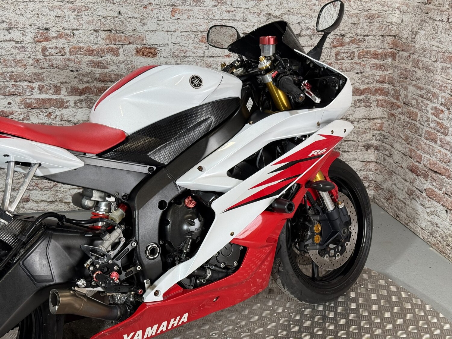 Yamaha R6