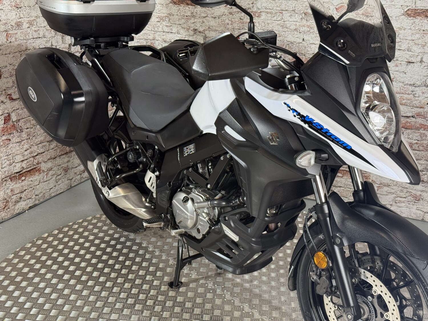 Suzuki V-STROM 650