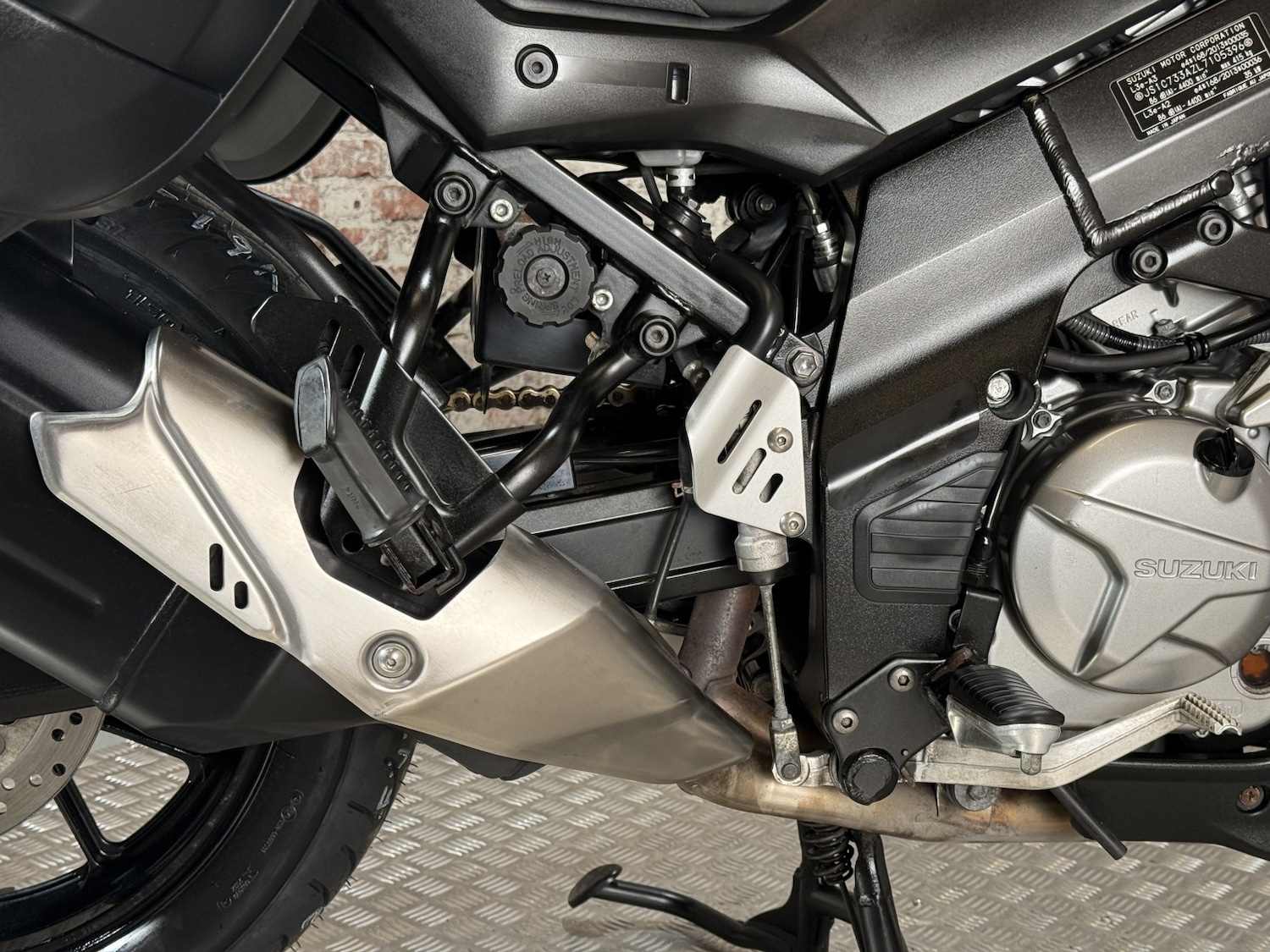 Suzuki V-STROM 650