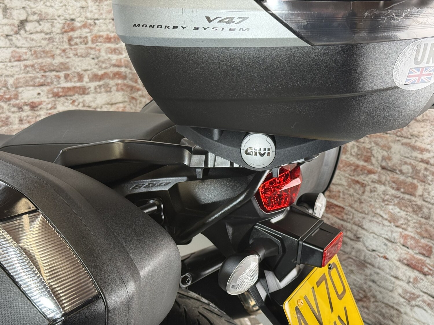 Suzuki V-STROM 650