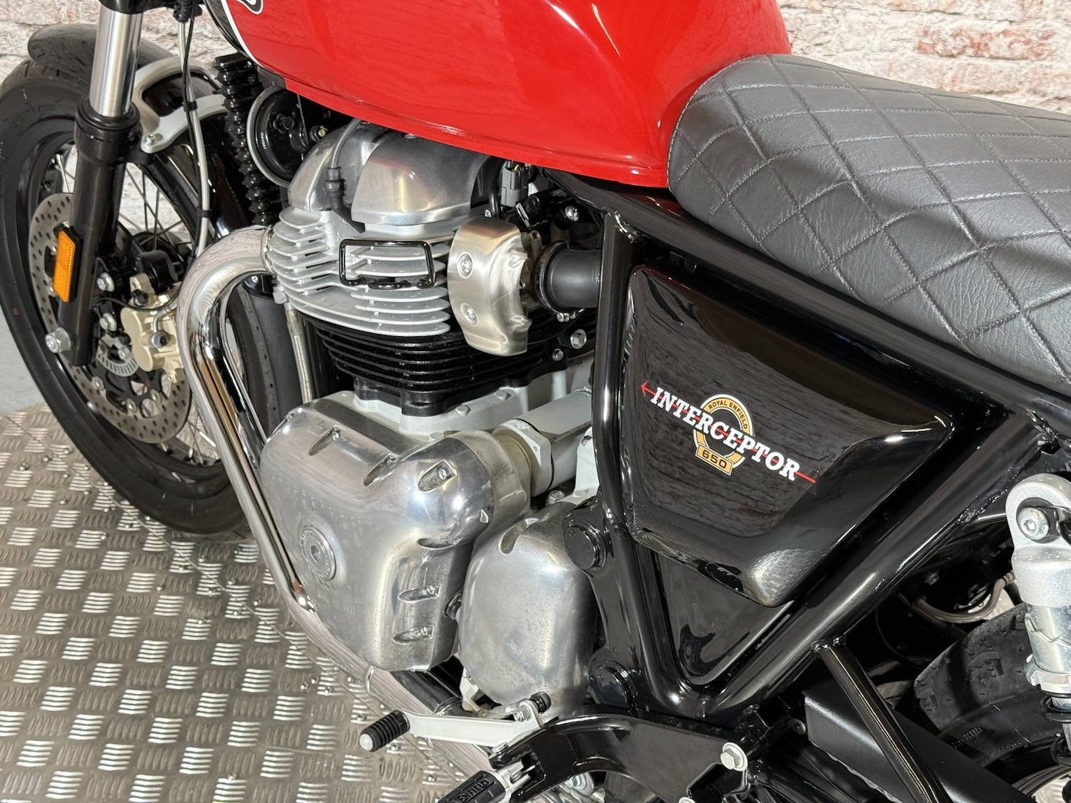 Royal Enfield INTERCEPTOR 650