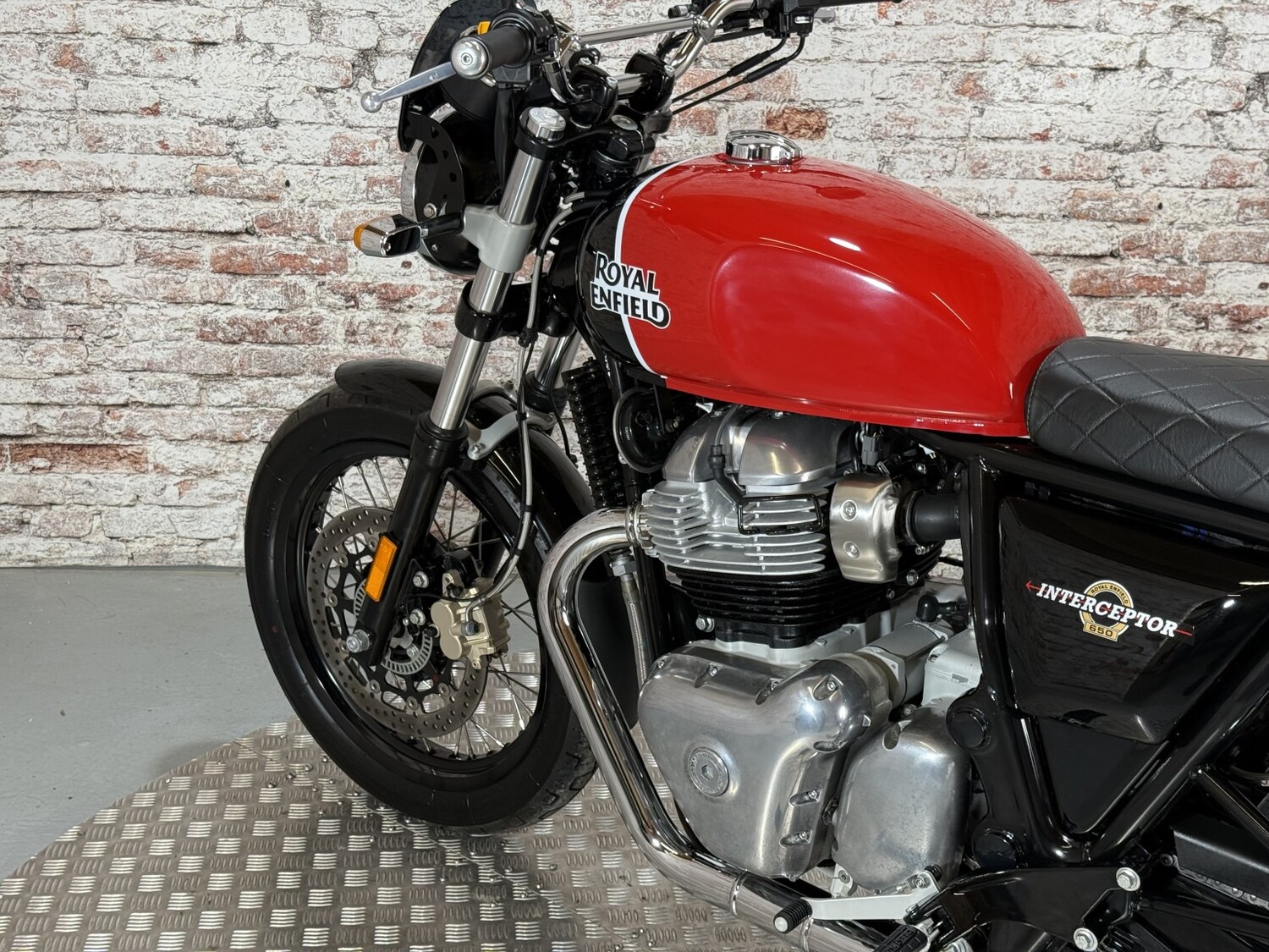 Royal Enfield INTERCEPTOR 650