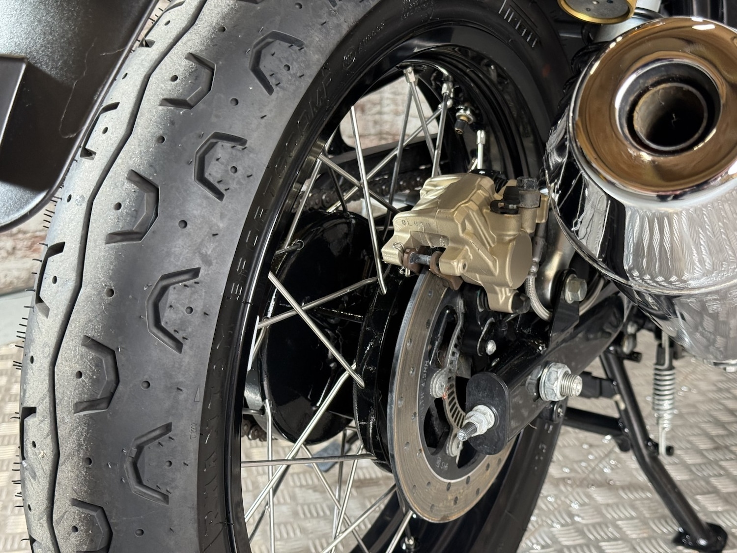 Royal Enfield INTERCEPTOR 650