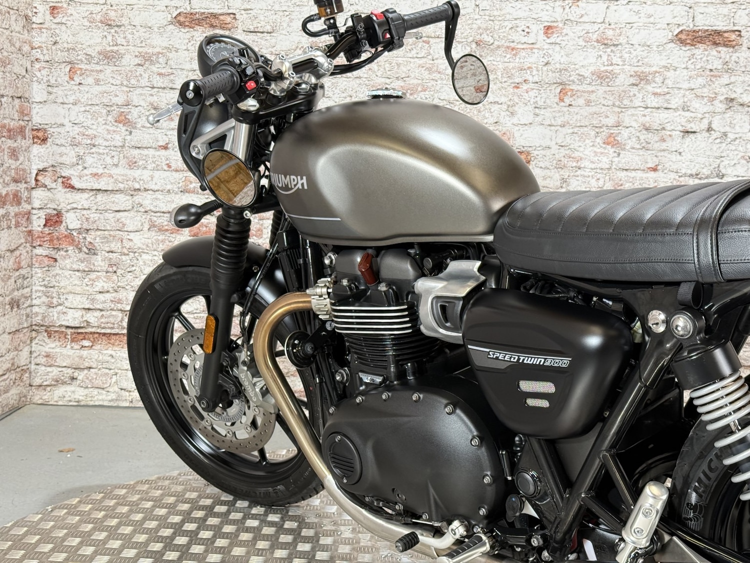 Triumph SPEED TWIN 900