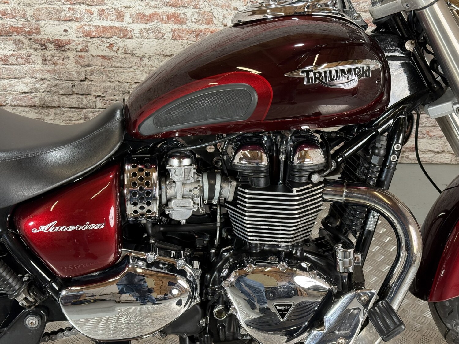 Triumph BONNEVILLE