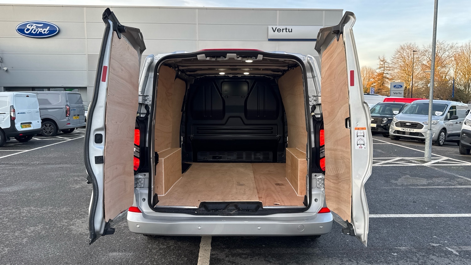 Used Ford Transit Custom 2025 for sale - 76940023: Photo 3