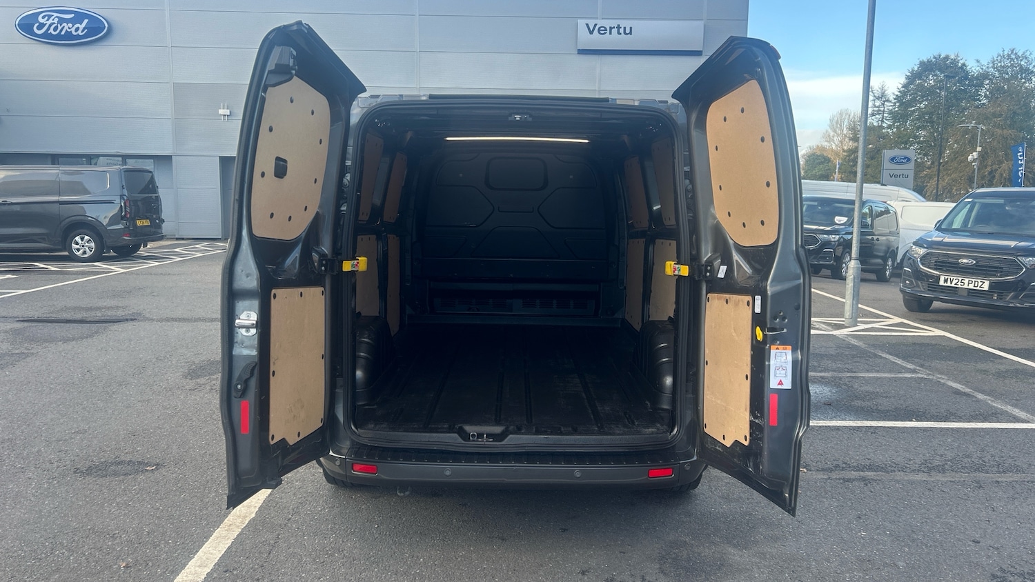 Used Ford Transit Custom 2023 for sale - 76494386: Photo 3