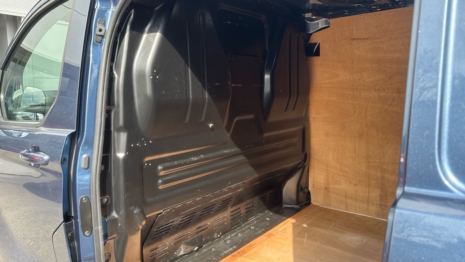 Used Ford Transit Custom 2024 for sale - 78107232: Photo 18