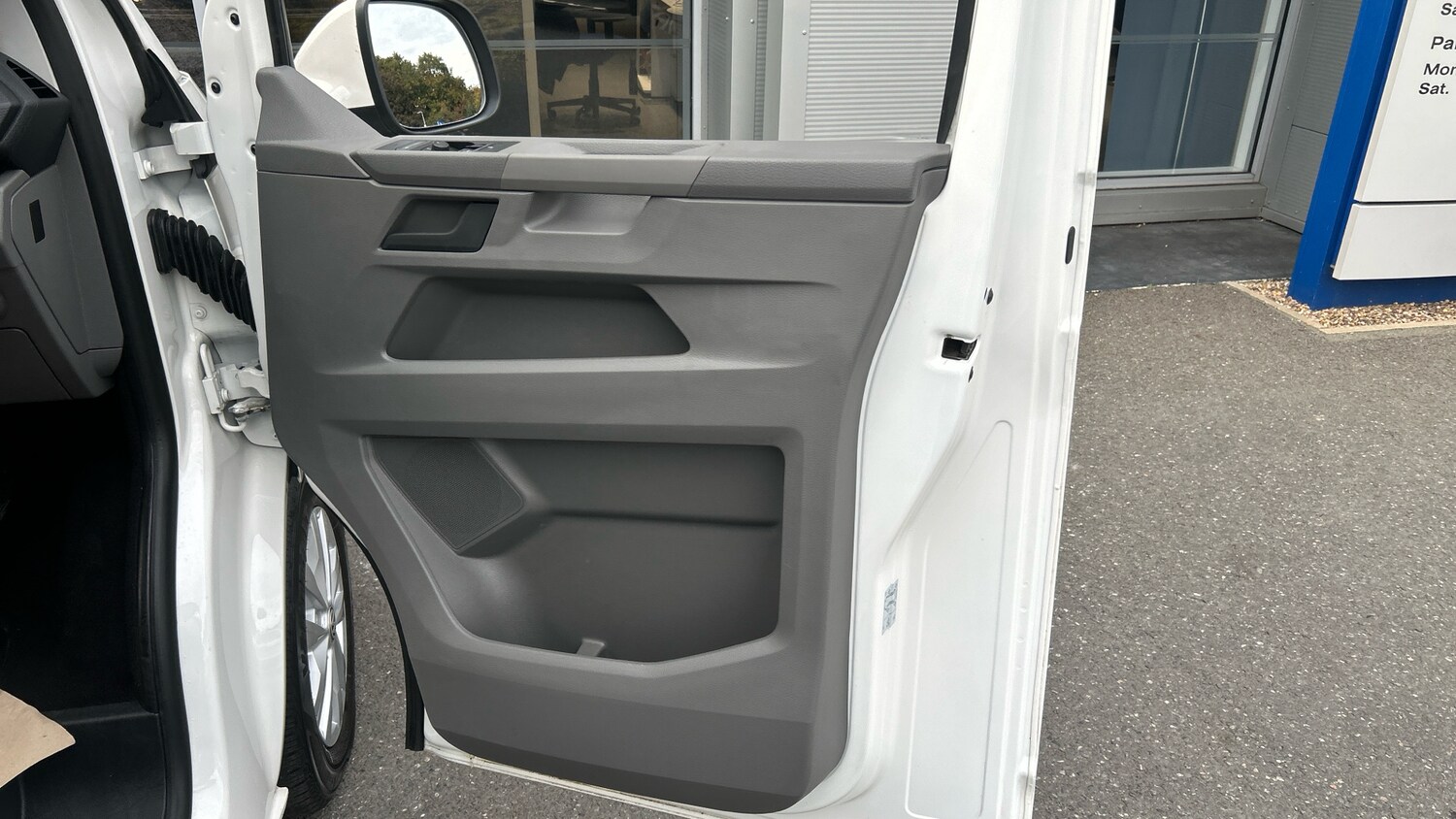 Used Volkswagen Transporter 2024 for sale - 76164398: Photo 24