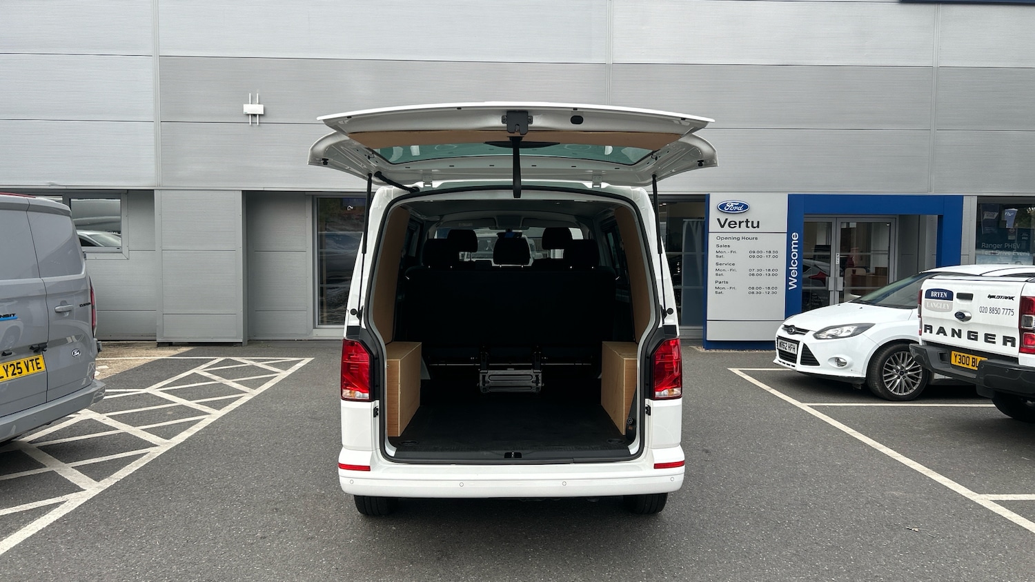 Used Volkswagen Transporter 2024 for sale - 76164398: Photo 3