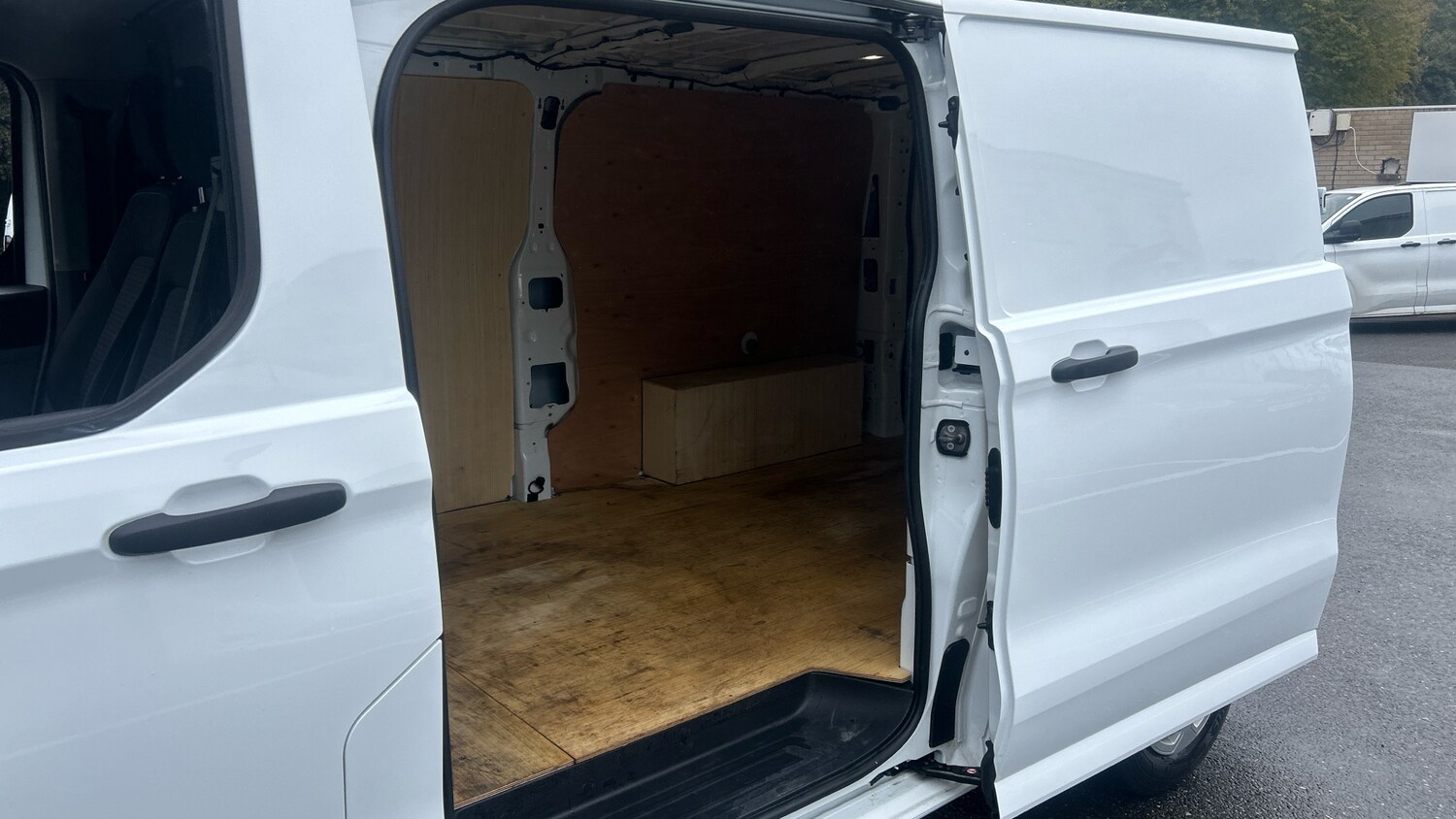 Used Ford Transit Custom 2024 for sale - 75994301: Photo 5