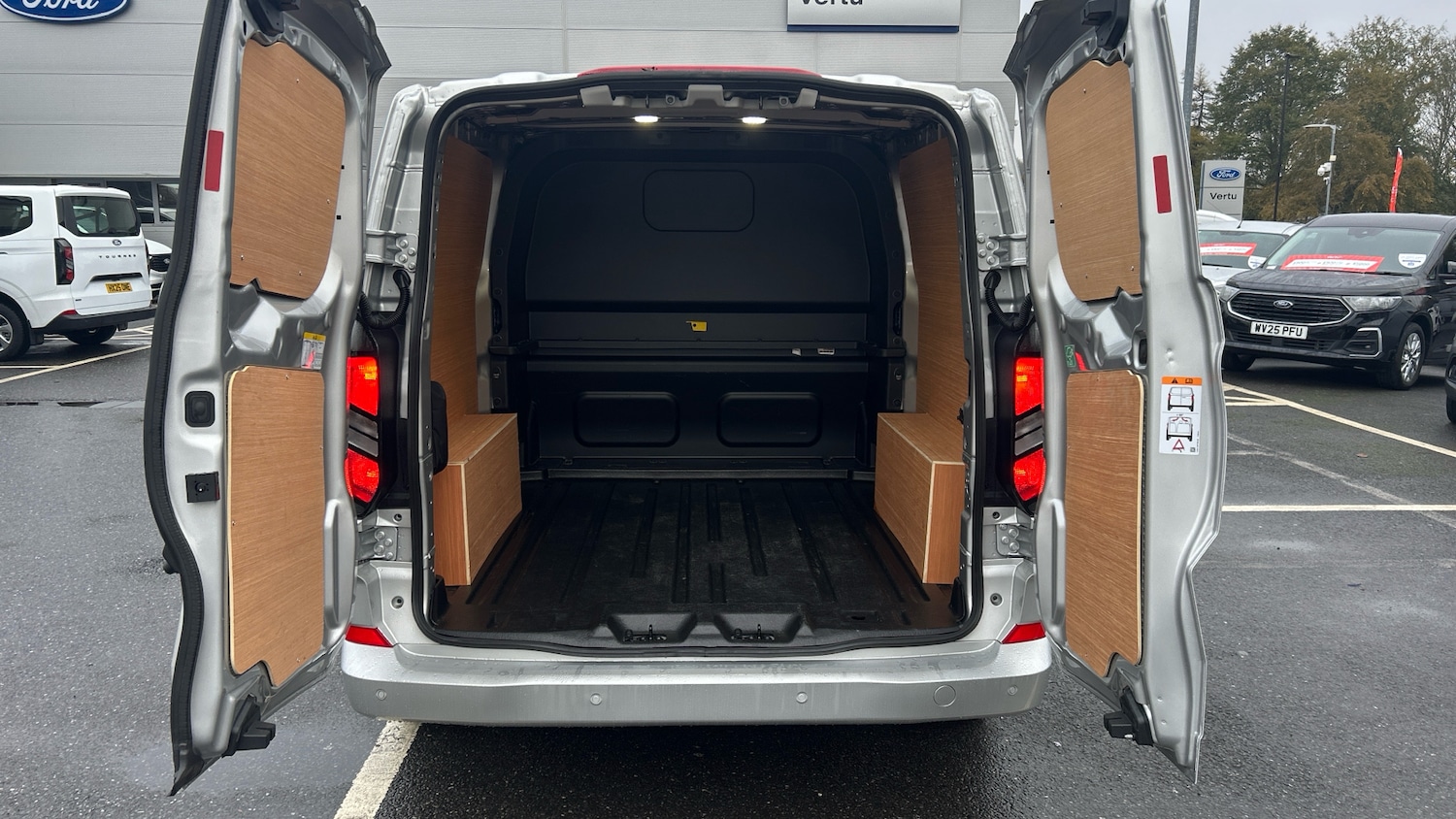 Used Ford Transit Custom 2025 for sale - 76594537: Photo 3