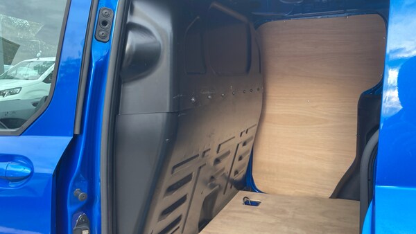 Used Ford Transit Courier 2024 for sale - 76170356: Photo 18
