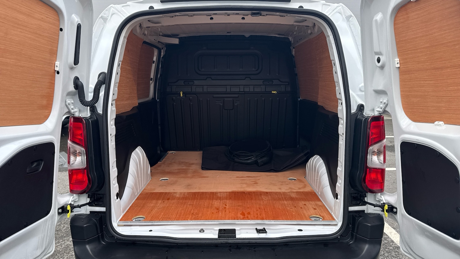 Used Peugeot Partner 2023 for sale - 77446998: Photo 12