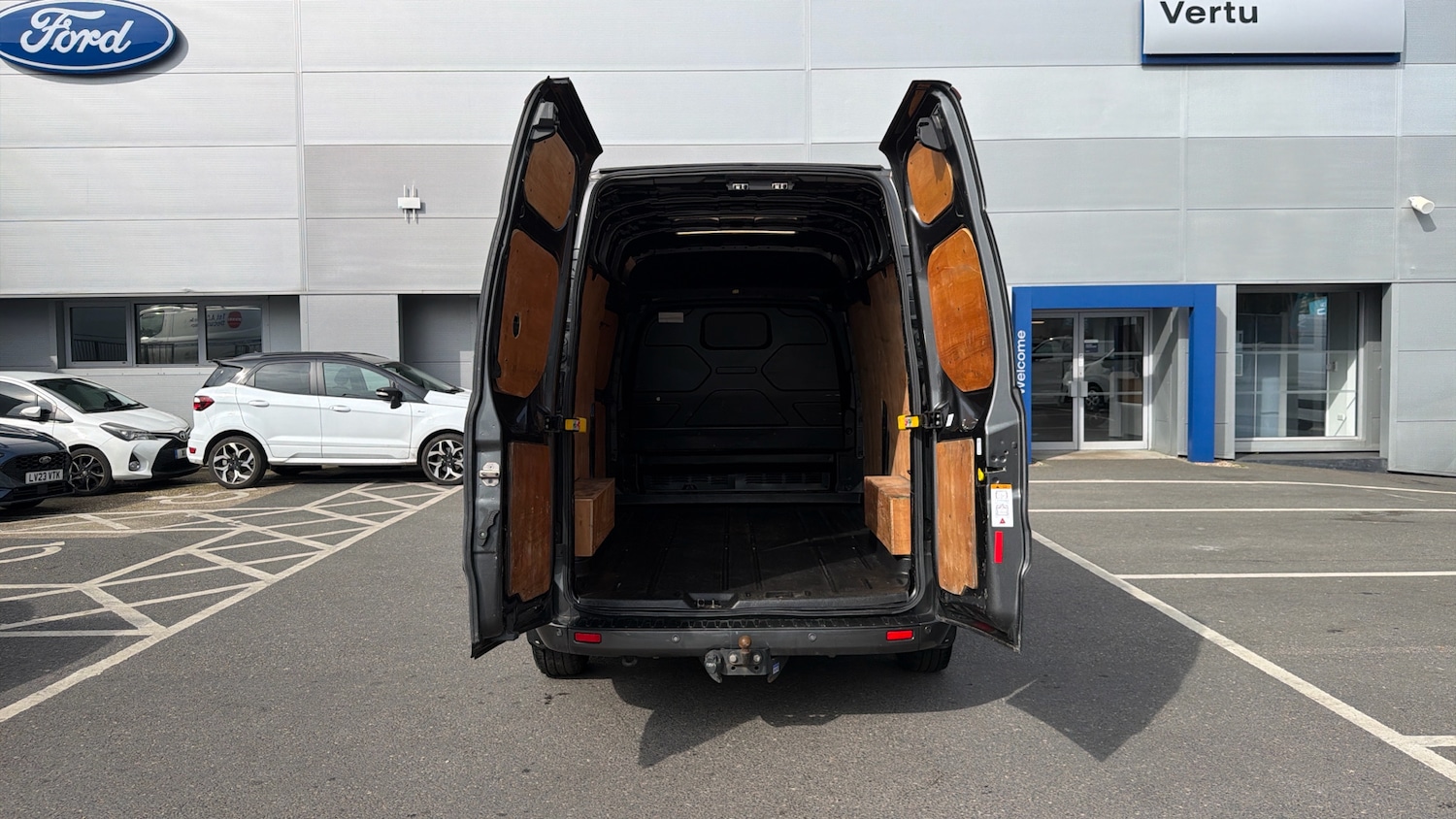 Used Ford Transit Custom 2023 for sale - 77973892: Photo 3