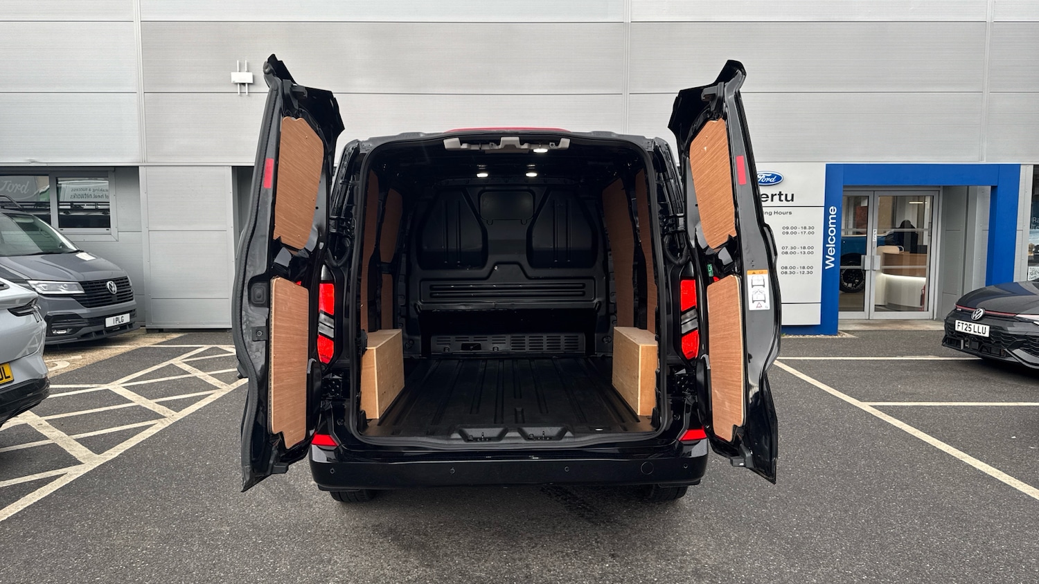 Used Ford Transit Custom 2025 for sale - 76504376: Photo 3