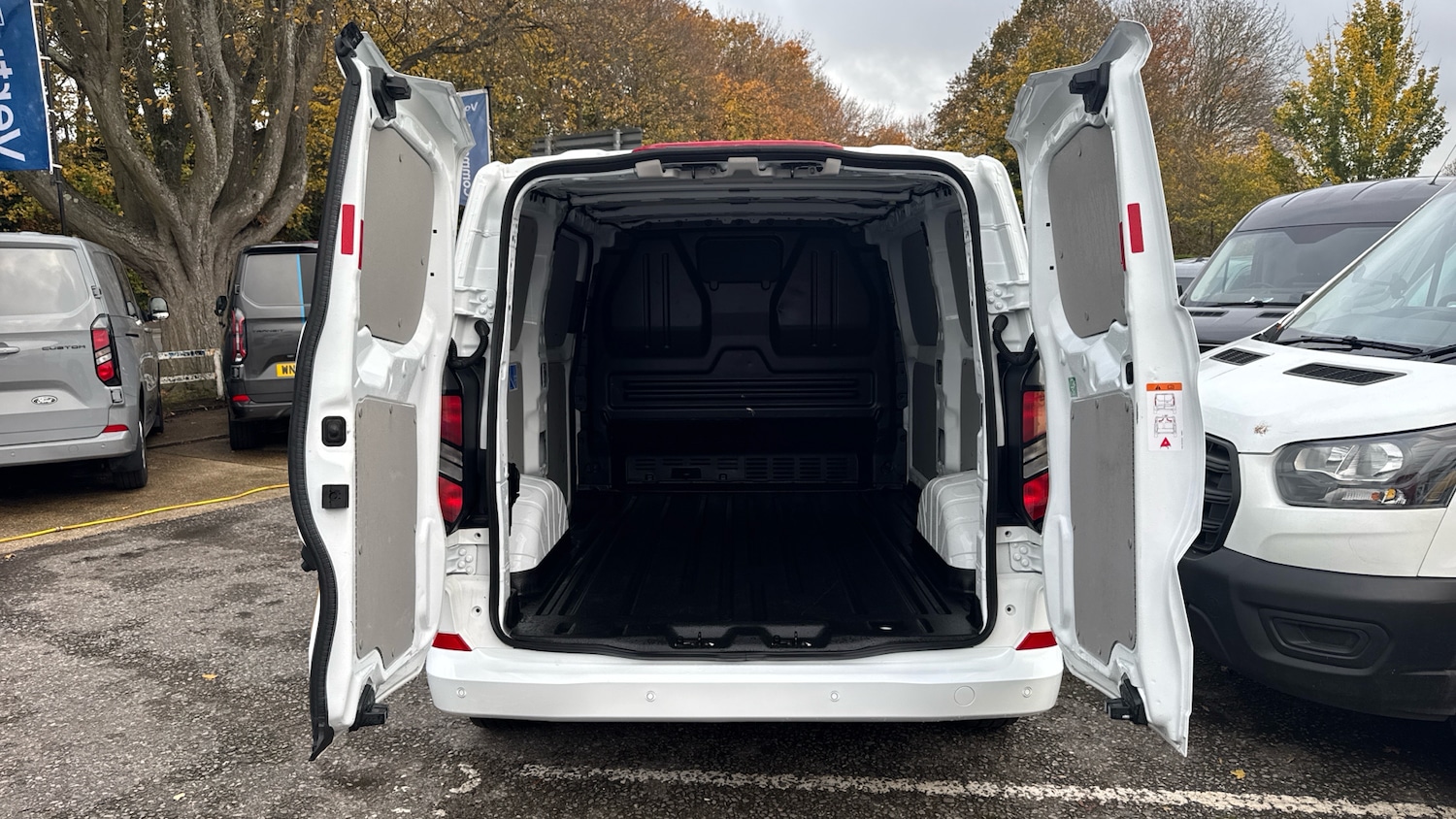 Used Ford Transit Custom 2024 for sale - 76461734: Photo 3