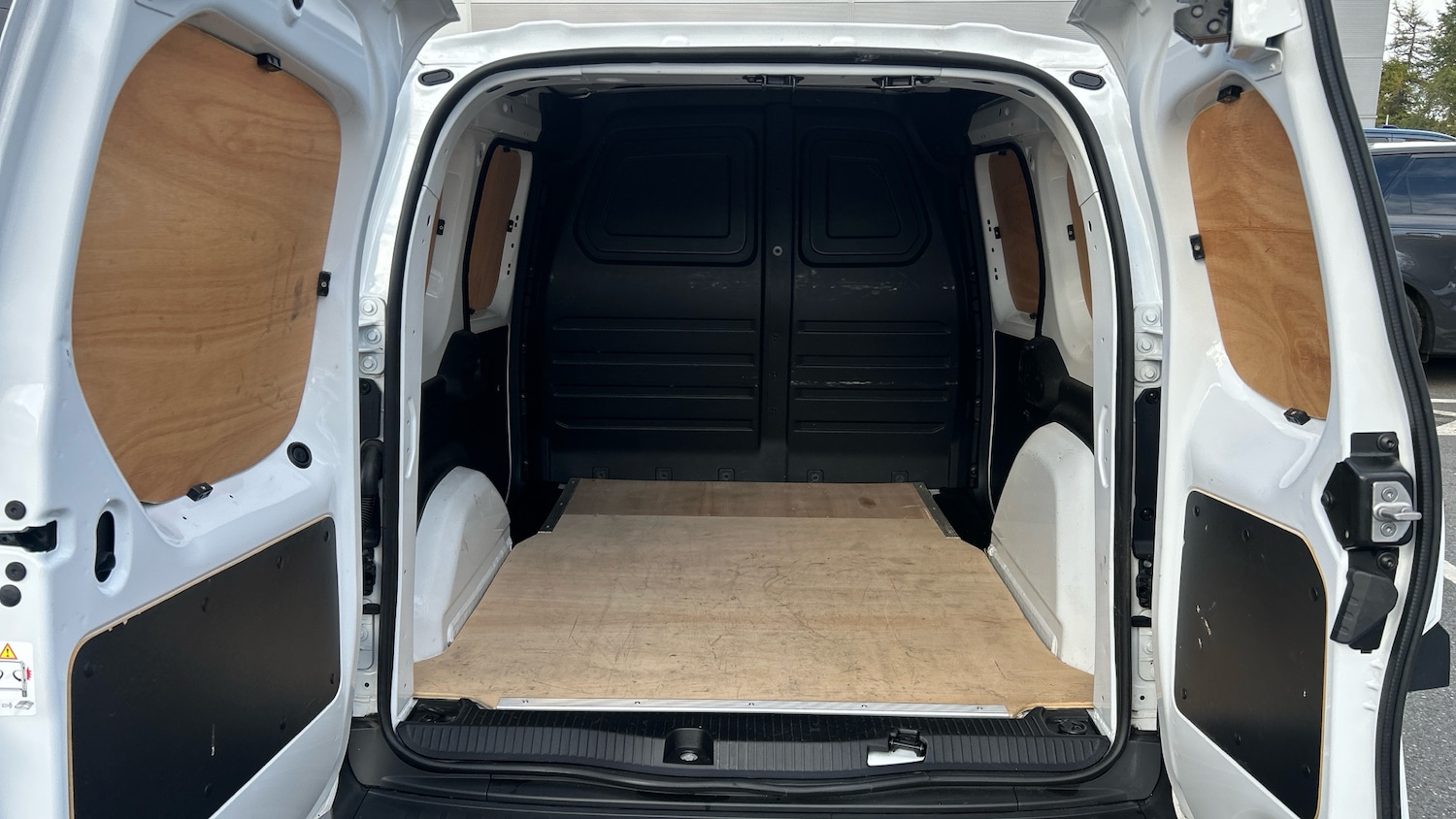 Used Renault Kangoo 2023 for sale - 76355433: Photo 12