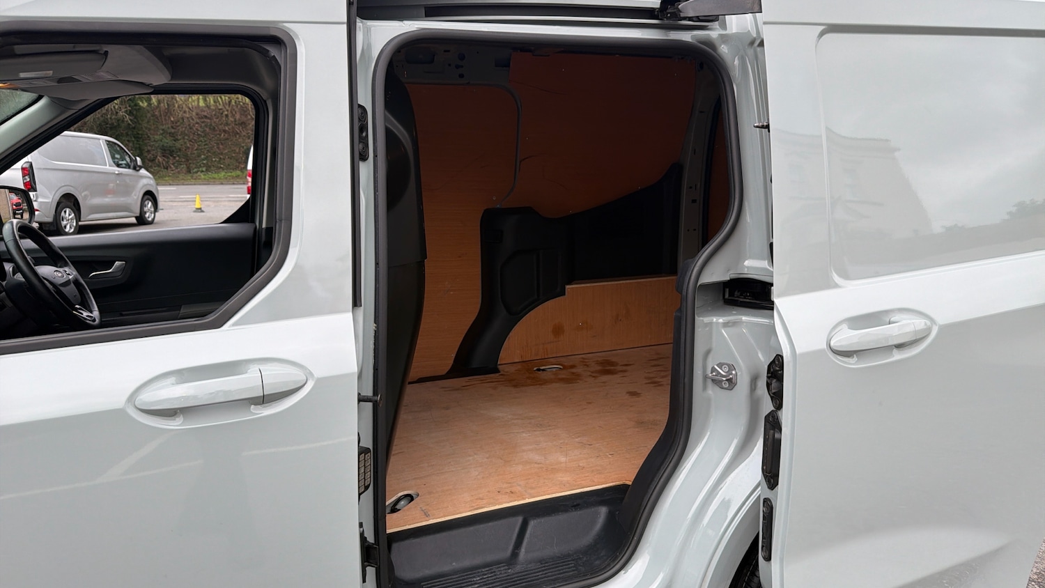 Used Ford Transit Courier 2024 for sale - 77641248: Photo 5