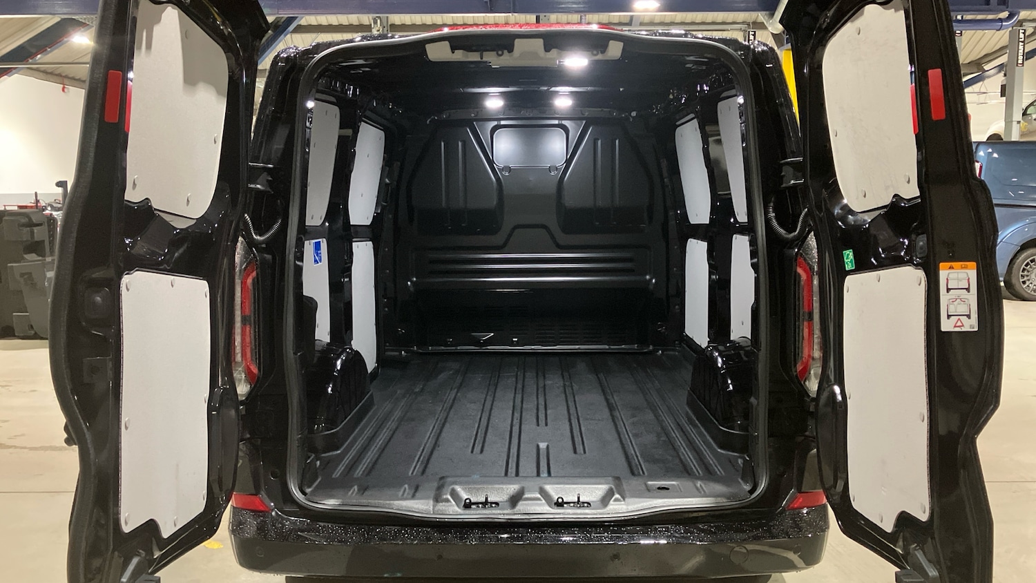 Used Ford Transit Custom 2025 for sale - 77353459: Photo 12