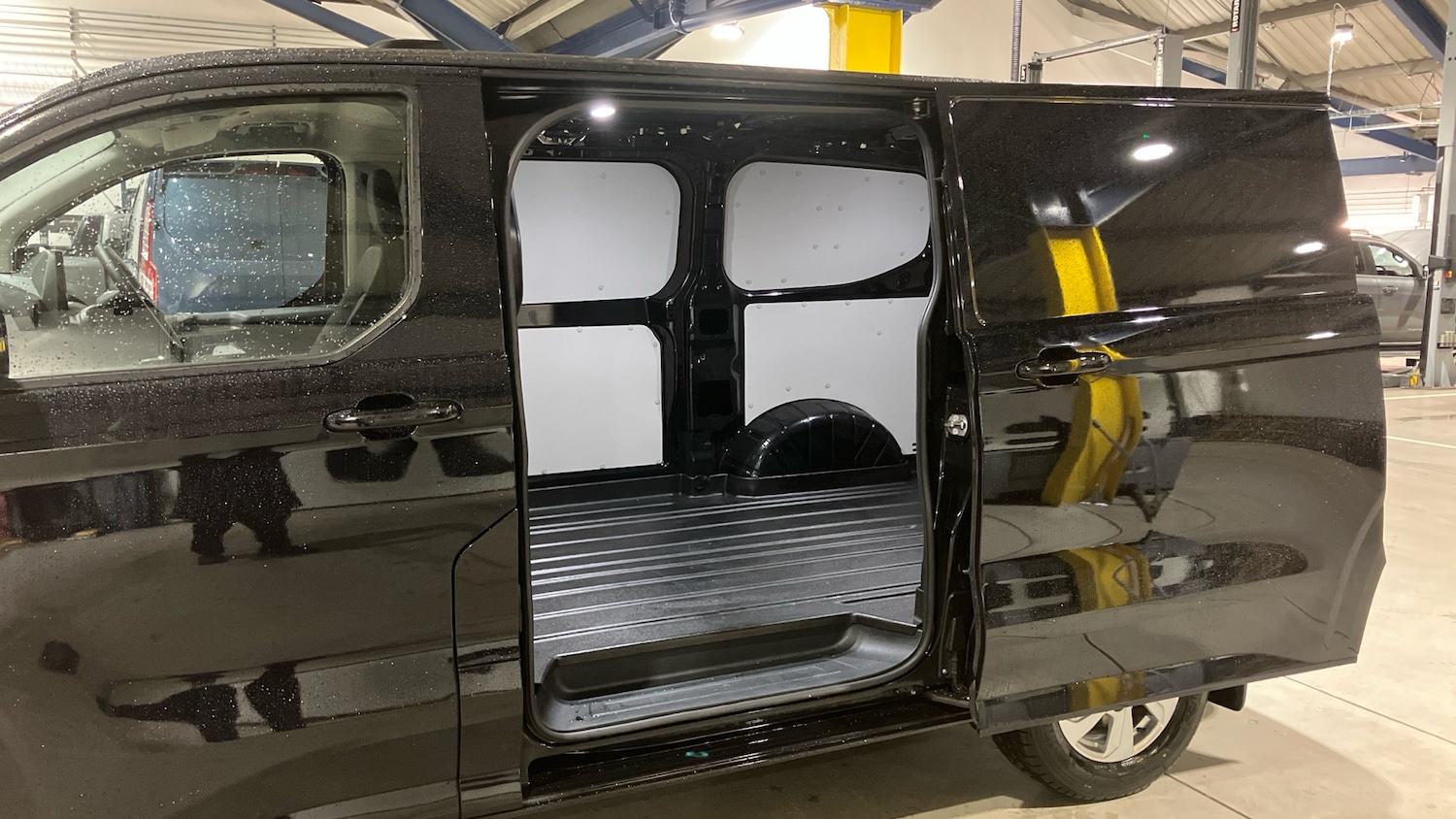 Used Ford Transit Custom 2025 for sale - 77353459: Photo 5