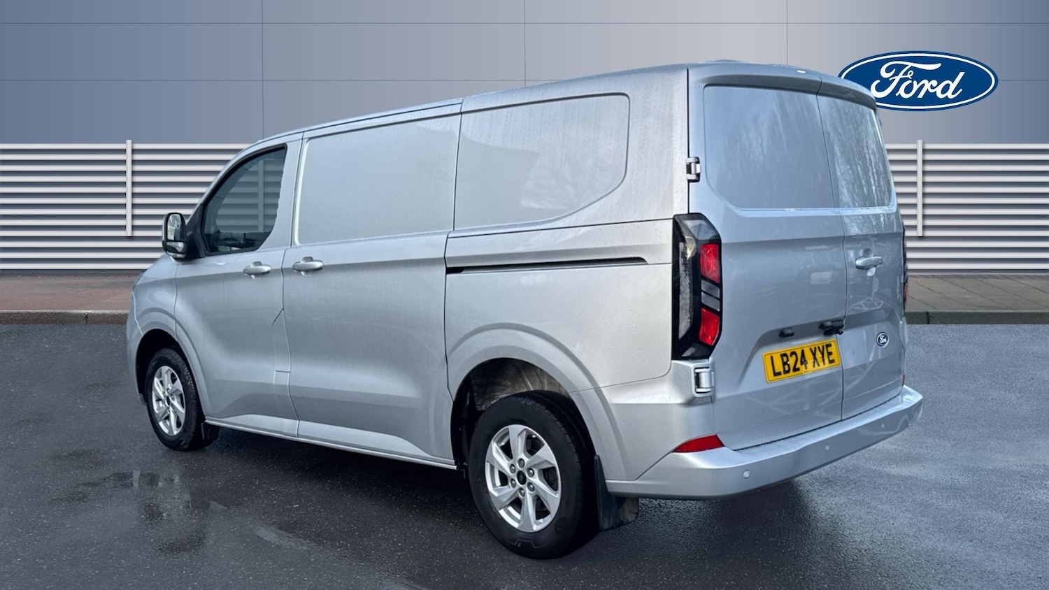 Used Ford Transit Custom 2024 for sale - 77629233: Photo 2