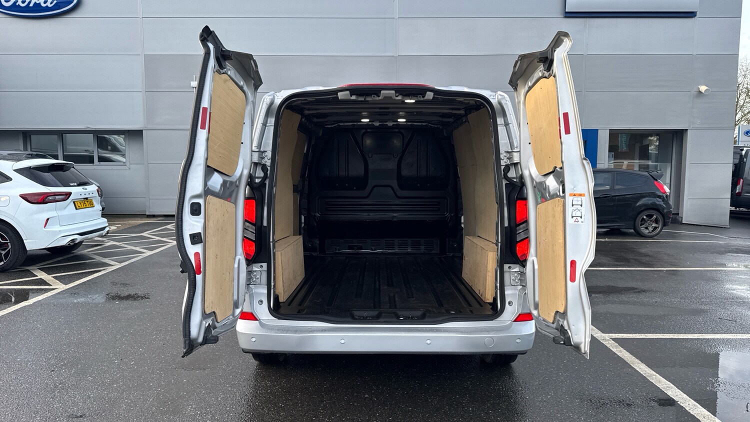 Used Ford Transit Custom 2024 for sale - 77629233: Photo 3