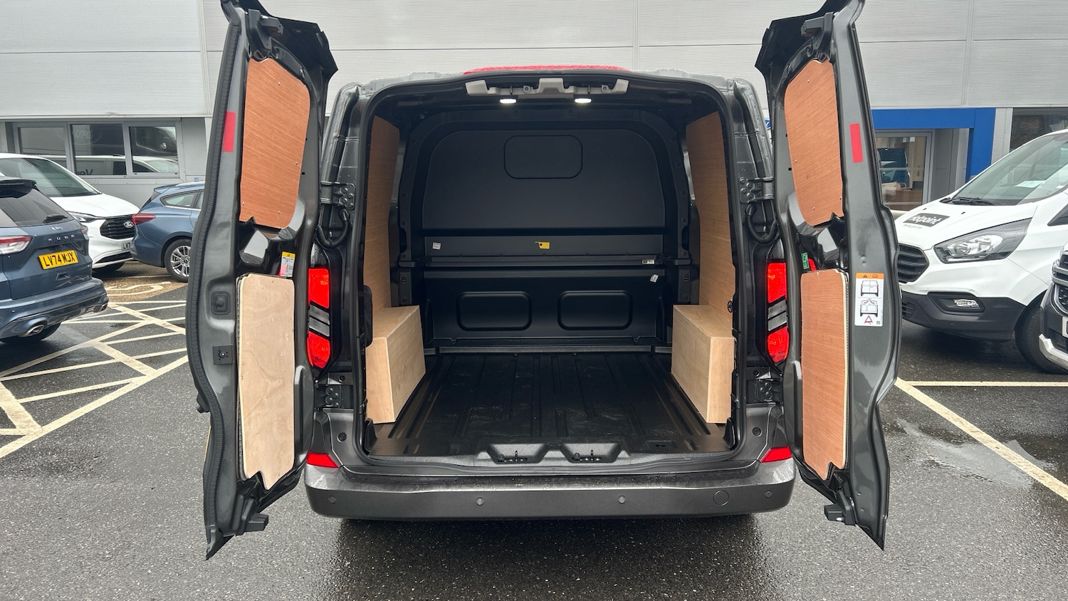 Used Ford Transit Custom 2025 for sale - 76594528: Photo 3