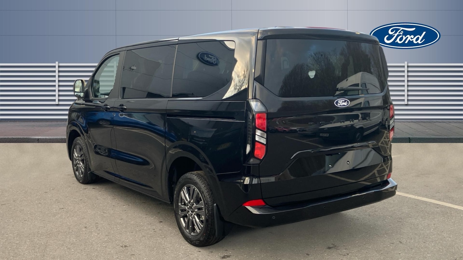 Used Ford Tourneo Custom 2026 for sale - 78155241: Photo 2