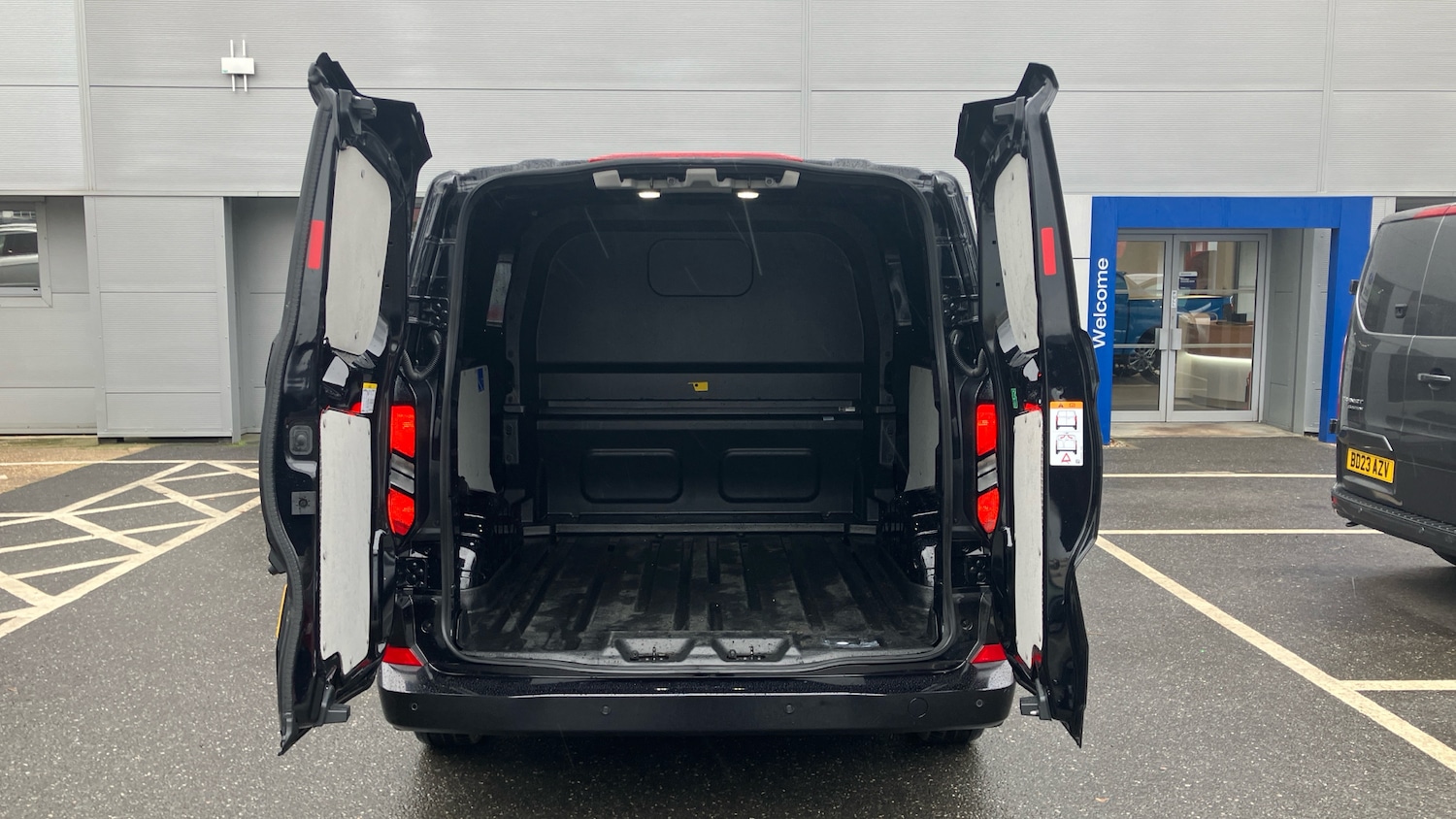 Used Ford Transit Custom 2025 for sale - 76669106: Photo 3