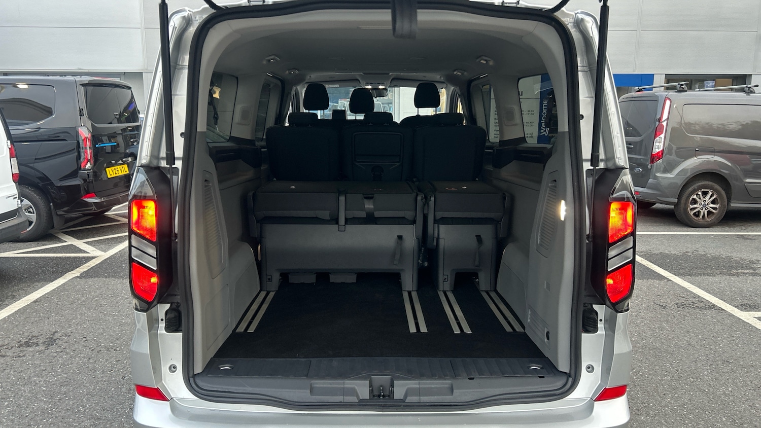 Used Ford Tourneo Custom 2024 for sale - 76277085: Photo 12