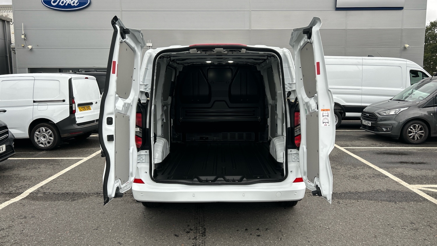 Used Ford Transit Custom 2025 for sale - 76262782: Photo 3