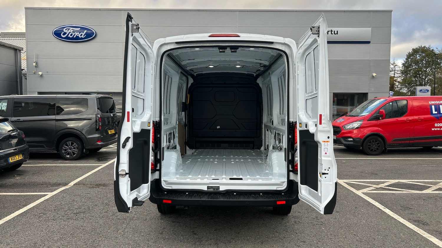 Used Ford Transit 2025 for sale - 76625092: Photo 3