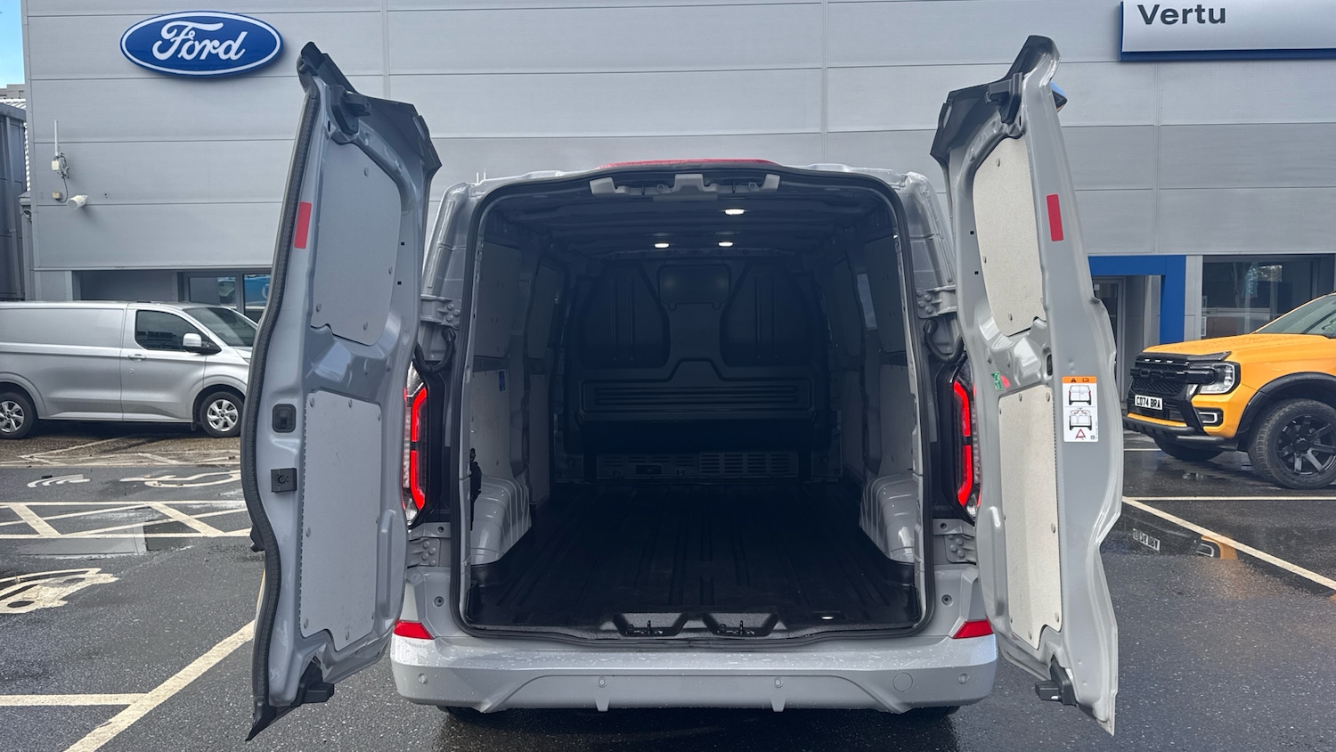 Used Ford Transit Custom 2025 for sale - 78025891: Photo 3