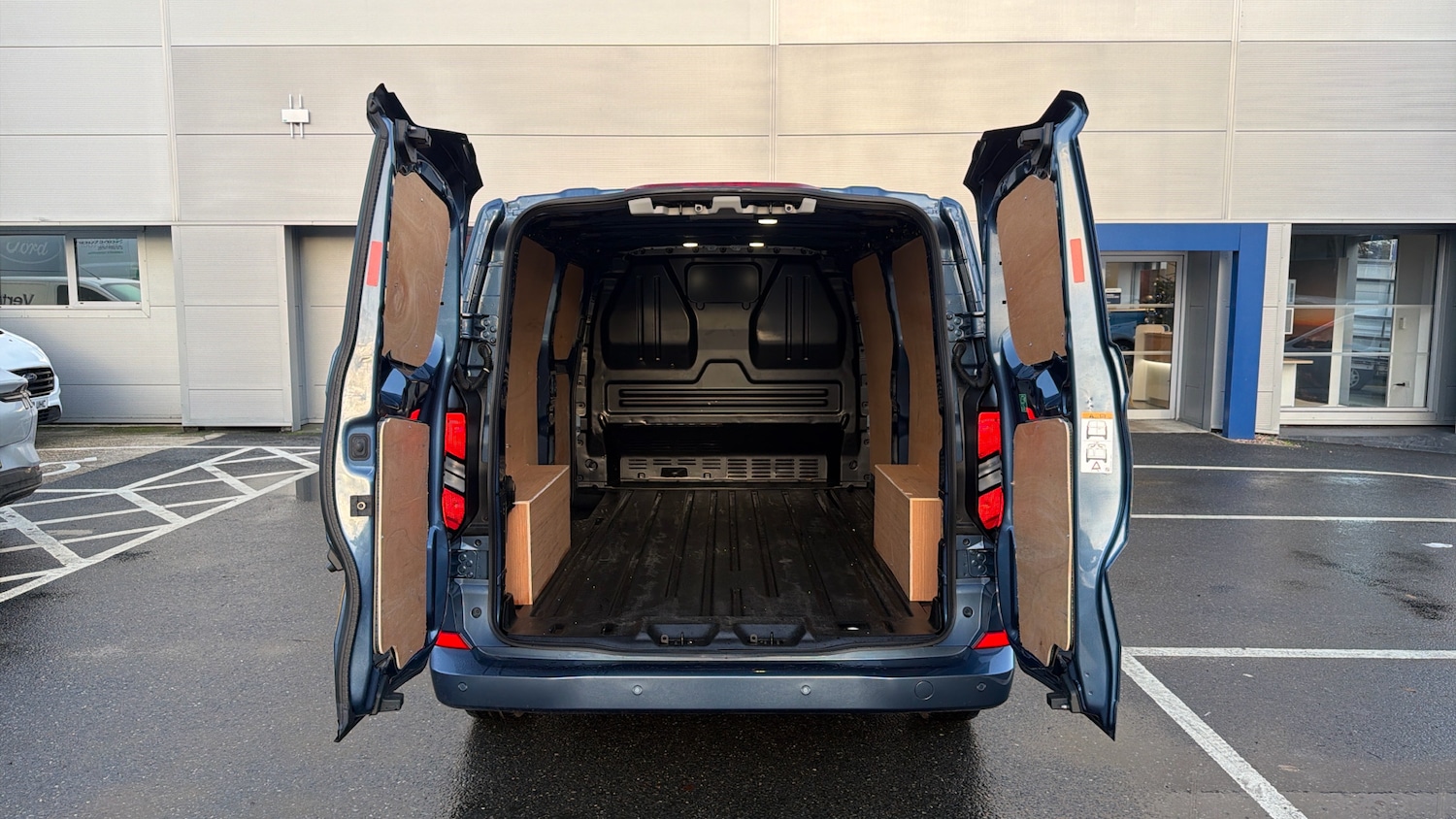 Used Ford Transit Custom 2025 for sale - 76905937: Photo 3