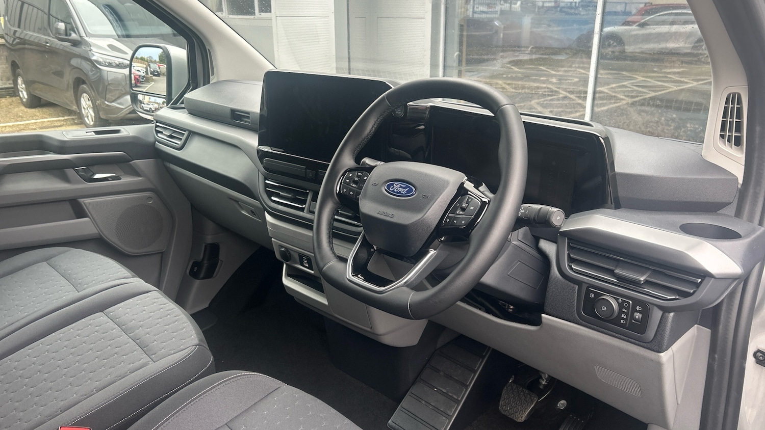 Used Ford Tourneo Custom 2024 for sale - 76517535: Photo 6