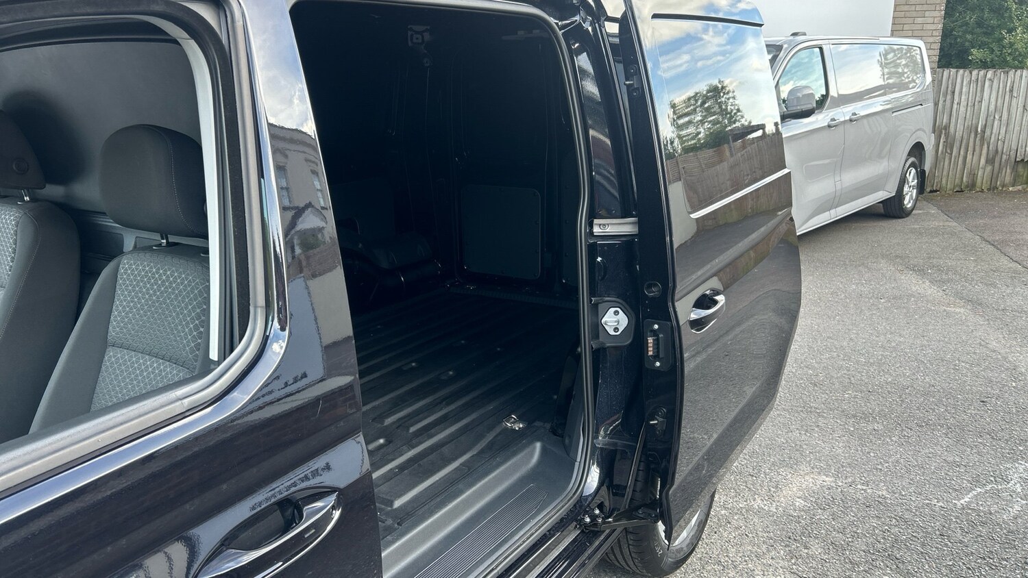 Used Ford Transit Connect 2025 for sale - 76530890: Photo 5