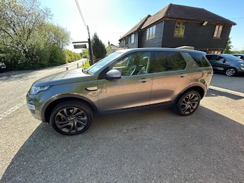 Used Land Rover Discovery Sport 2018 for sale - 78442388: Photo