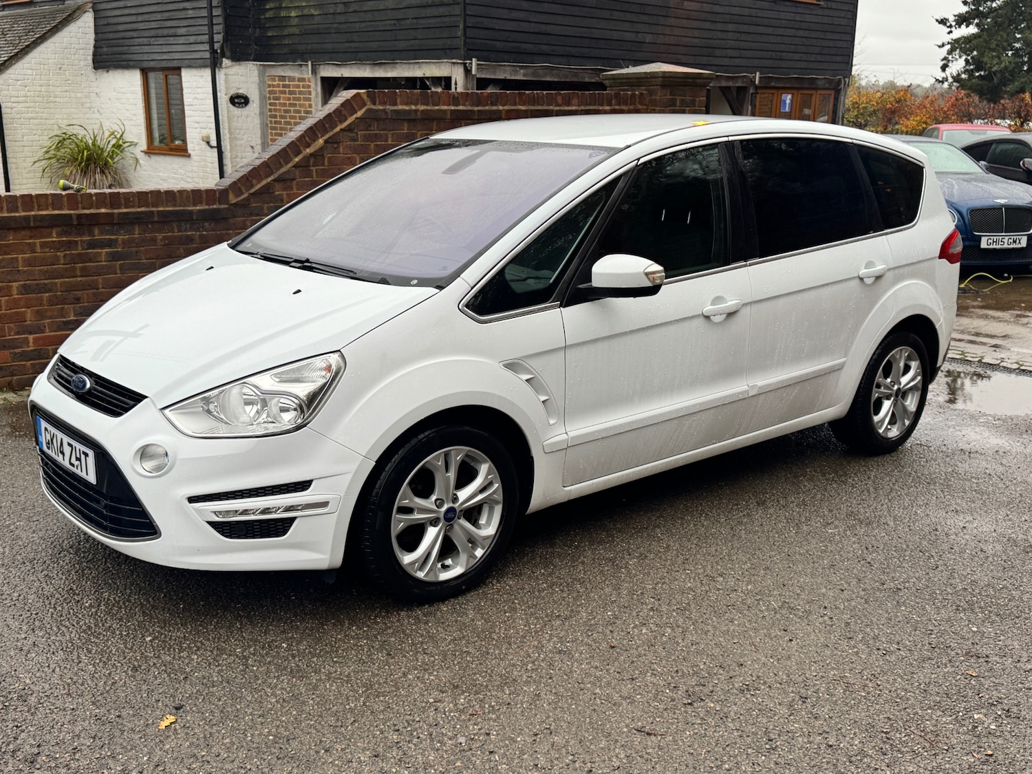 Used Ford S-Max 2014 for sale - 76527307: Photo 2
