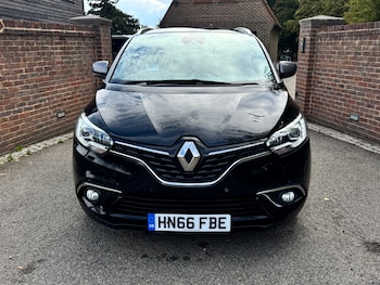 Used Renault Grand Scenic 2016 for sale - 79475079: Photo