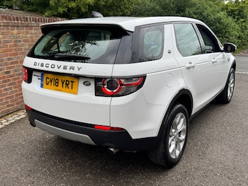 Used Land Rover Discovery Sport 2018 for sale - 78907298: Photo