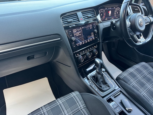 Used Volkswagen Golf 2019 for sale - 75988021: Photo 14